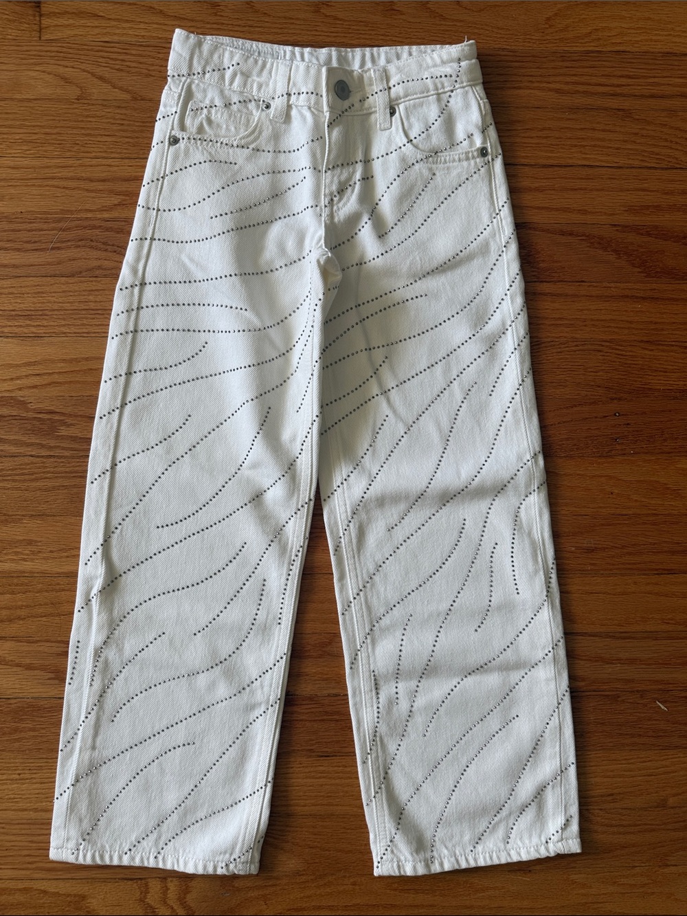 Zara White Jeans with Rhinestones details Wave Pattern 131 Cm long